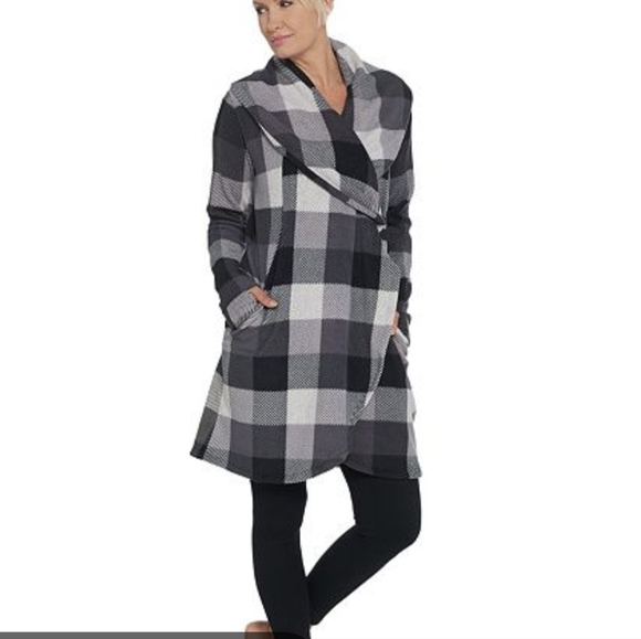 Cuddl Duds Tops - Cuddl duds Shawl collar wrap tunic with thumb holes